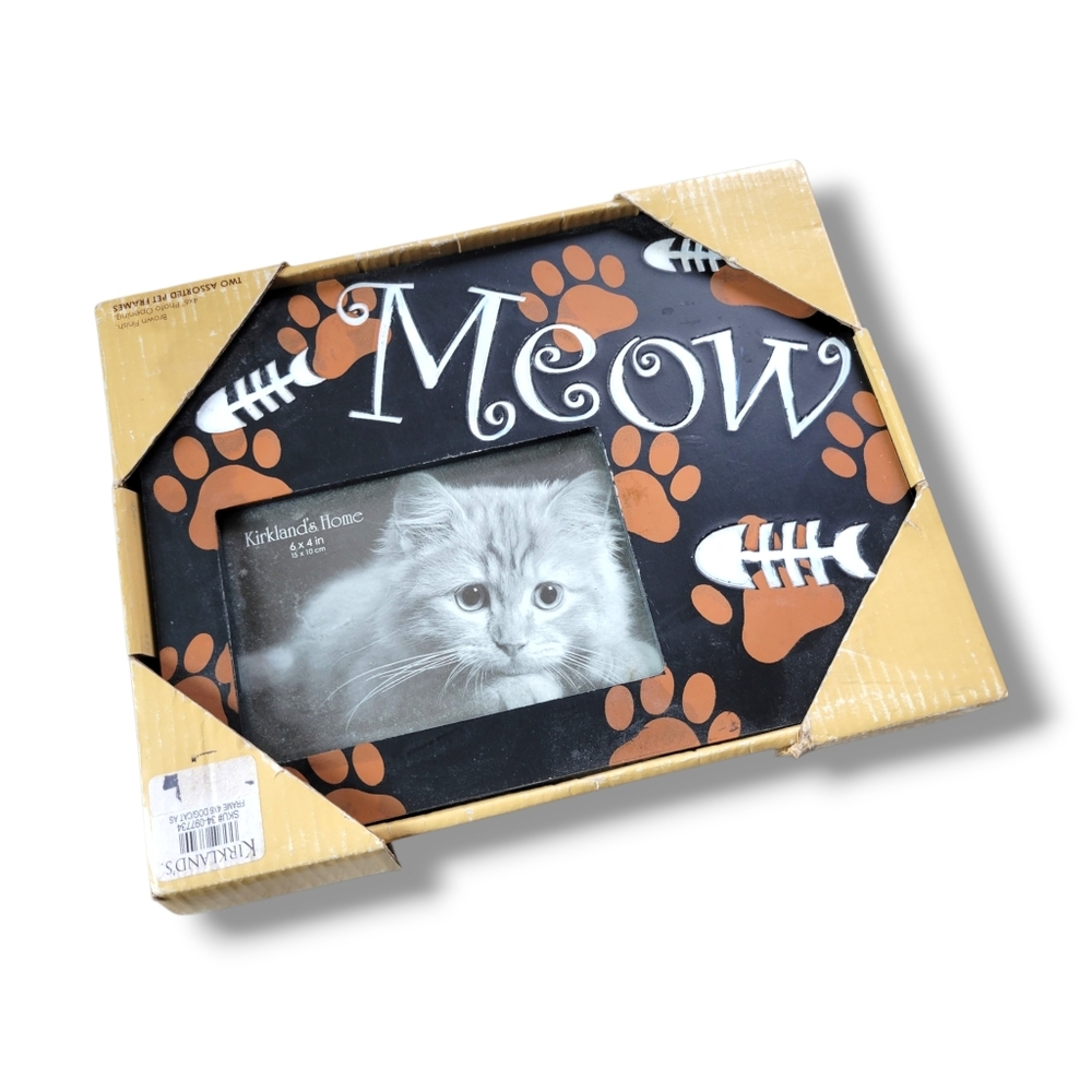 Kirklands | NIB Cute Black/Brown Paw Print Fishbone Cat Frame [4×6]